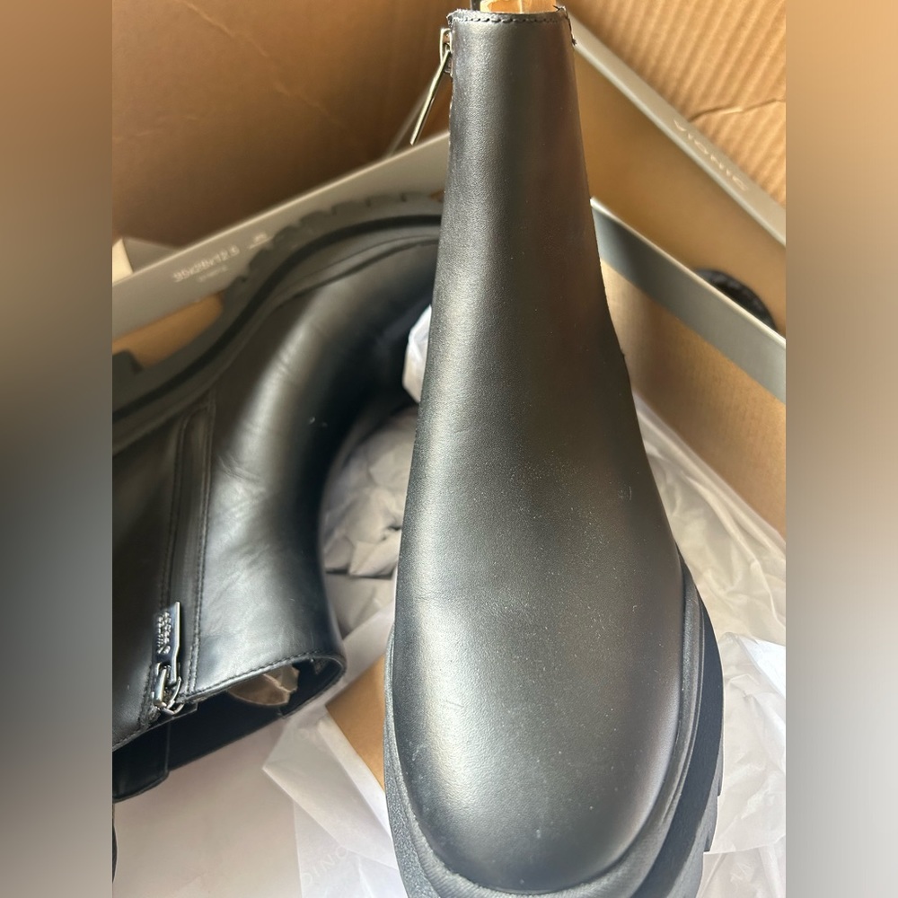 Vionic boots